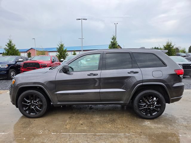 Certified 2020 Jeep Grand Cherokee Altitude AWD/4WD image 11