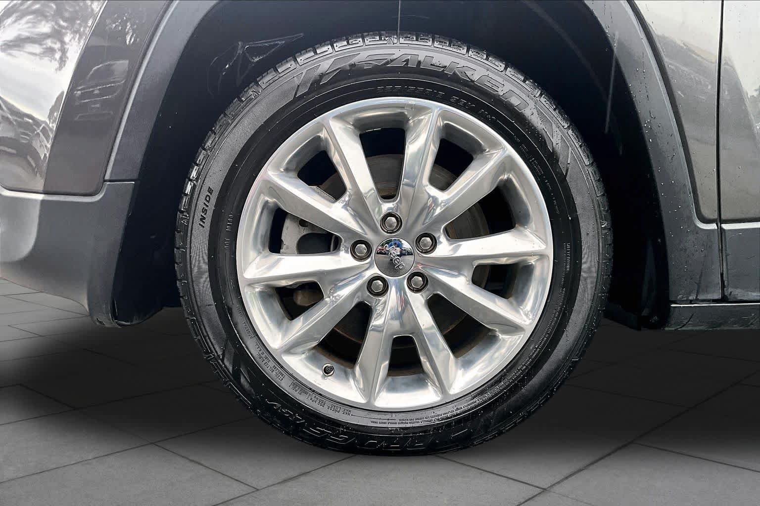 Used 2016 Jeep Cherokee Limited FWD image 11
