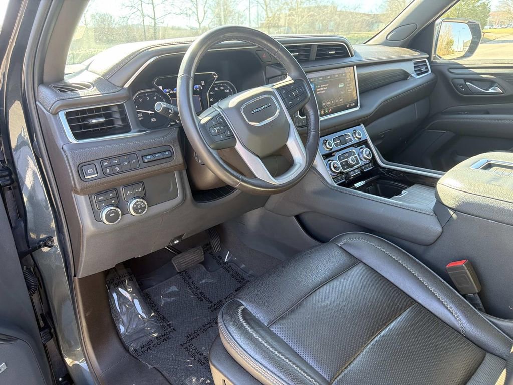 Used 2021 GMC Yukon Denali w/ Denali Premium Package image 27