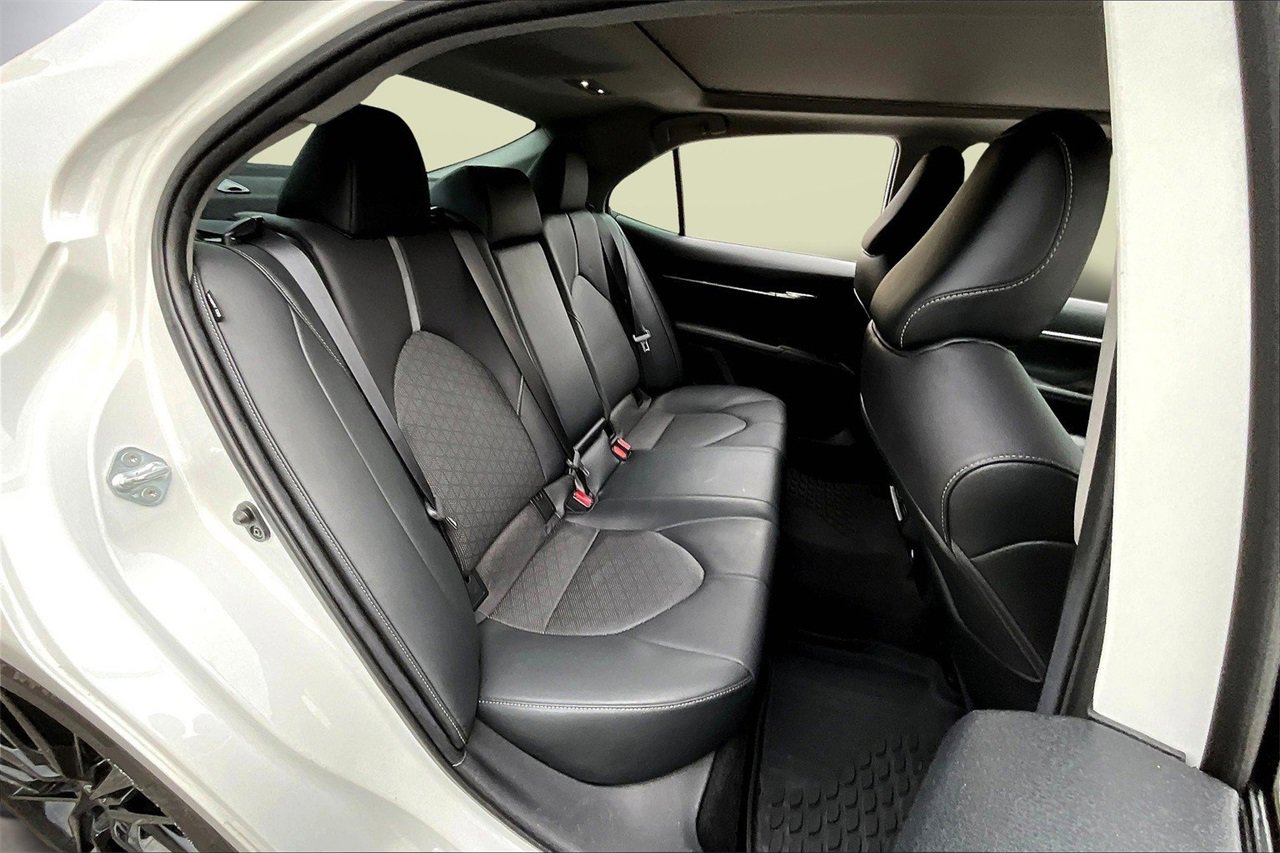 Used 2021 Toyota Camry XSE image 23