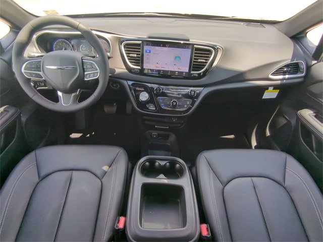 New 2026 Chrysler Voyager LX image 18