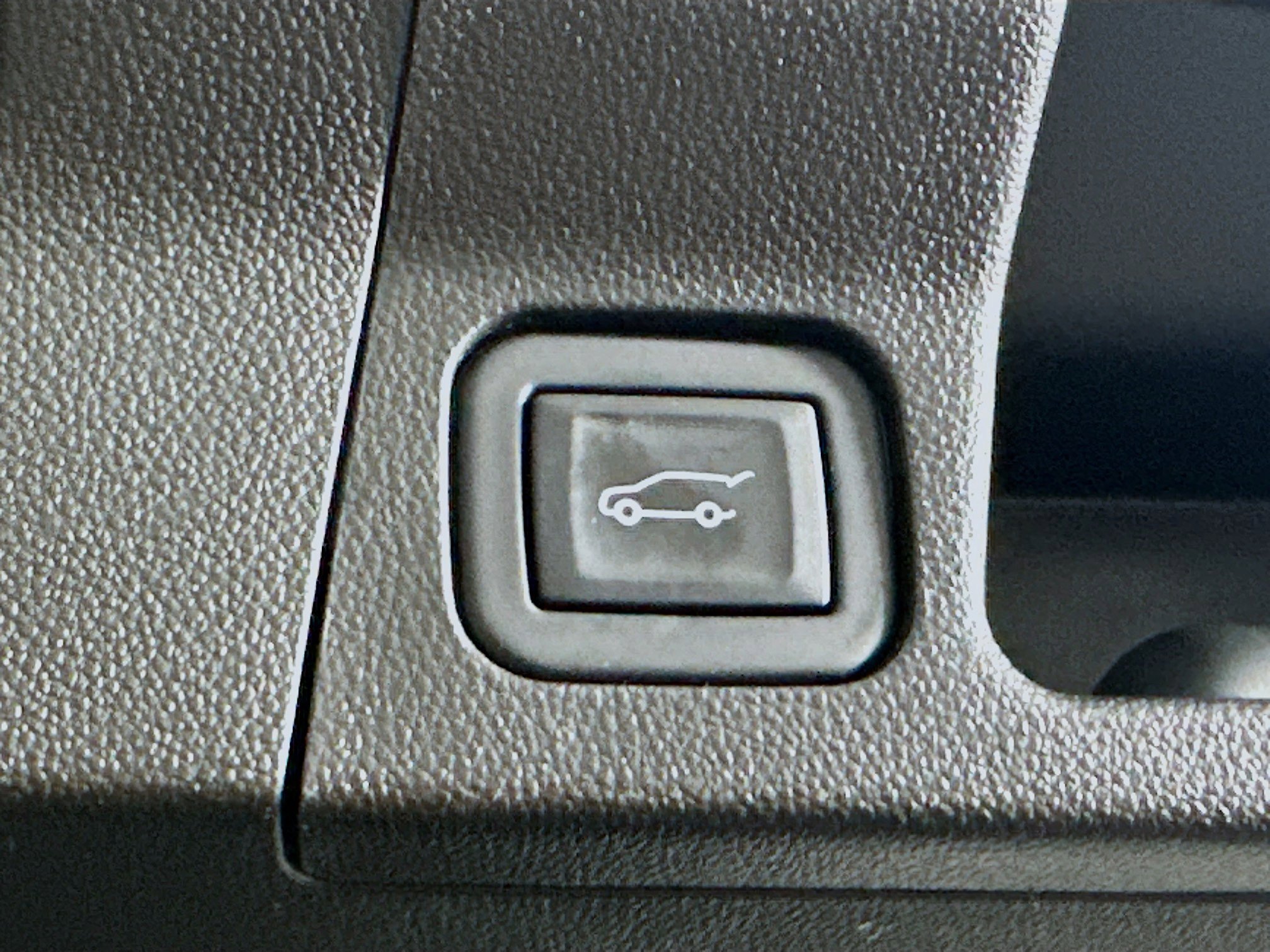 Used 2023 GMC Acadia SLE w/ Driver Convenience Package image 31