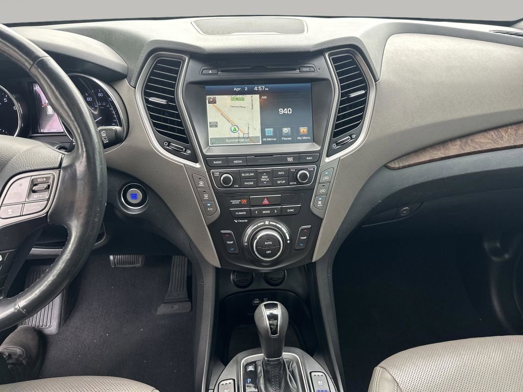 Used 2017 Hyundai Santa Fe SE w/ SE Ultimate Tech Package 03 AWD/4WD image 24