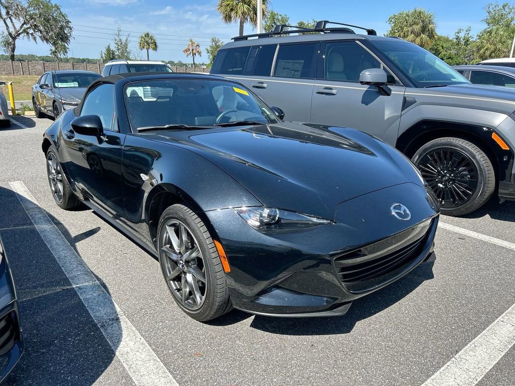 Used 2023 MAZDA MX-5 Miata Grand Touring RWD image 1