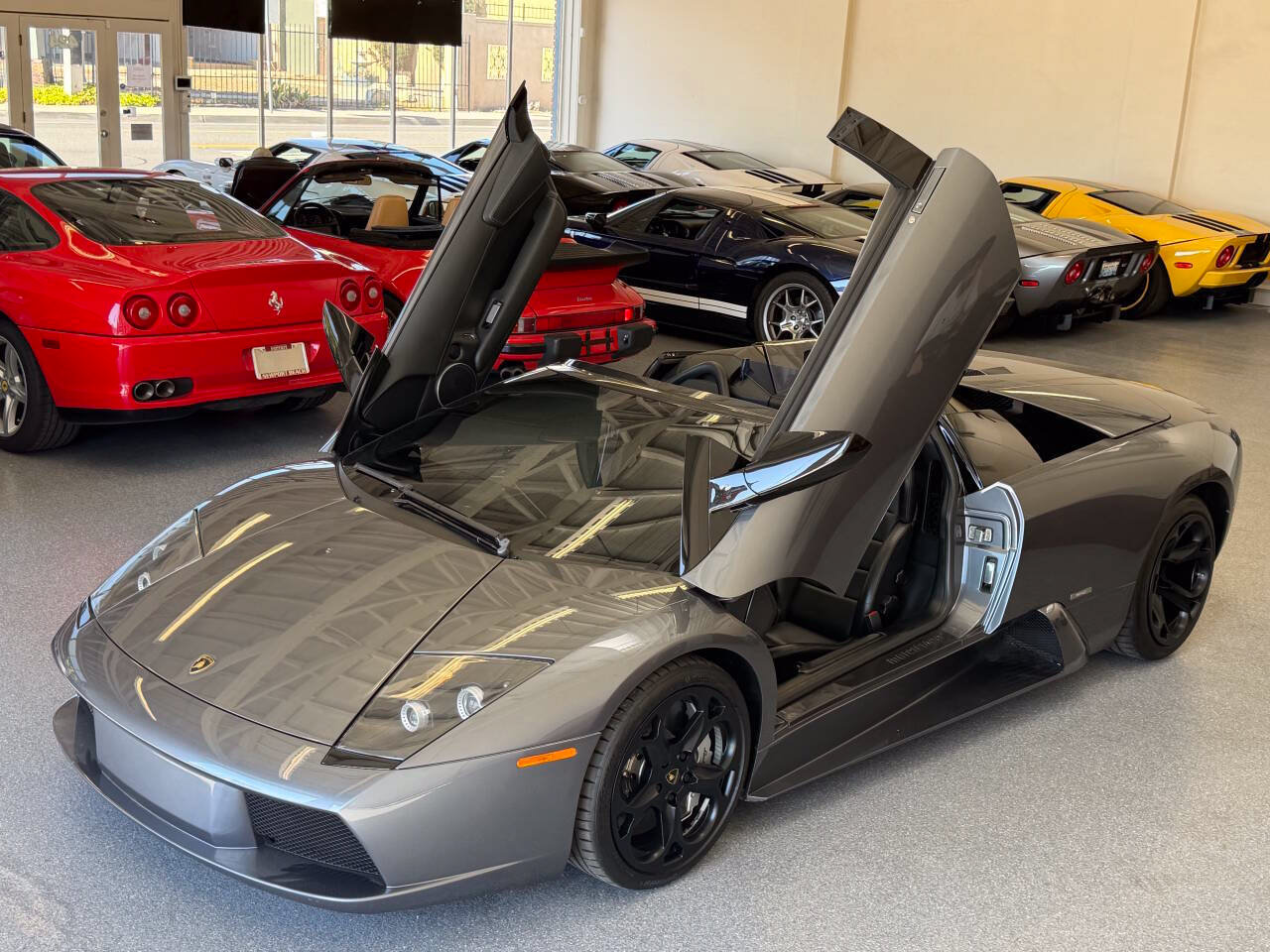 Used 2006 Lamborghini Murcielago Roadster AWD/4WD image 2