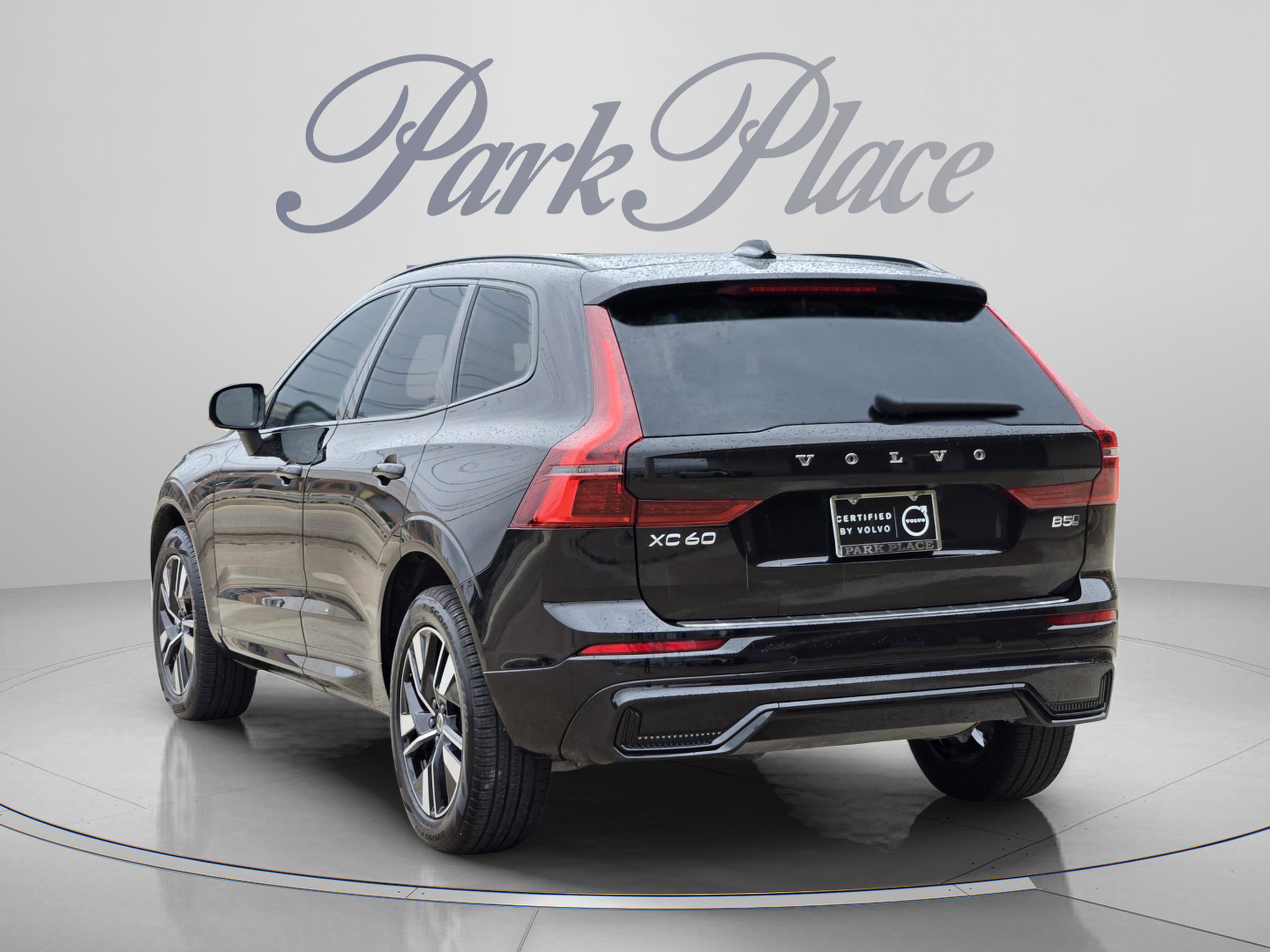 Used 2026 Volvo XC60 B5 Core w/ Protection Package Premier AWD/4WD image 3