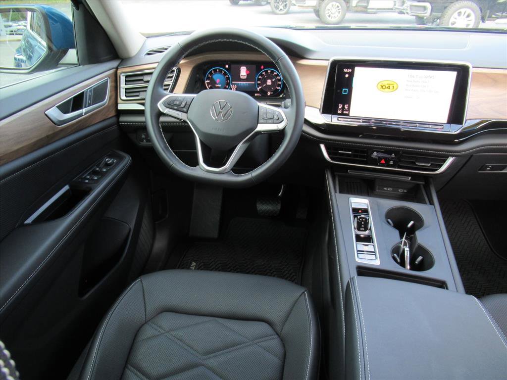 Used 2025 Volkswagen Atlas SE image 13