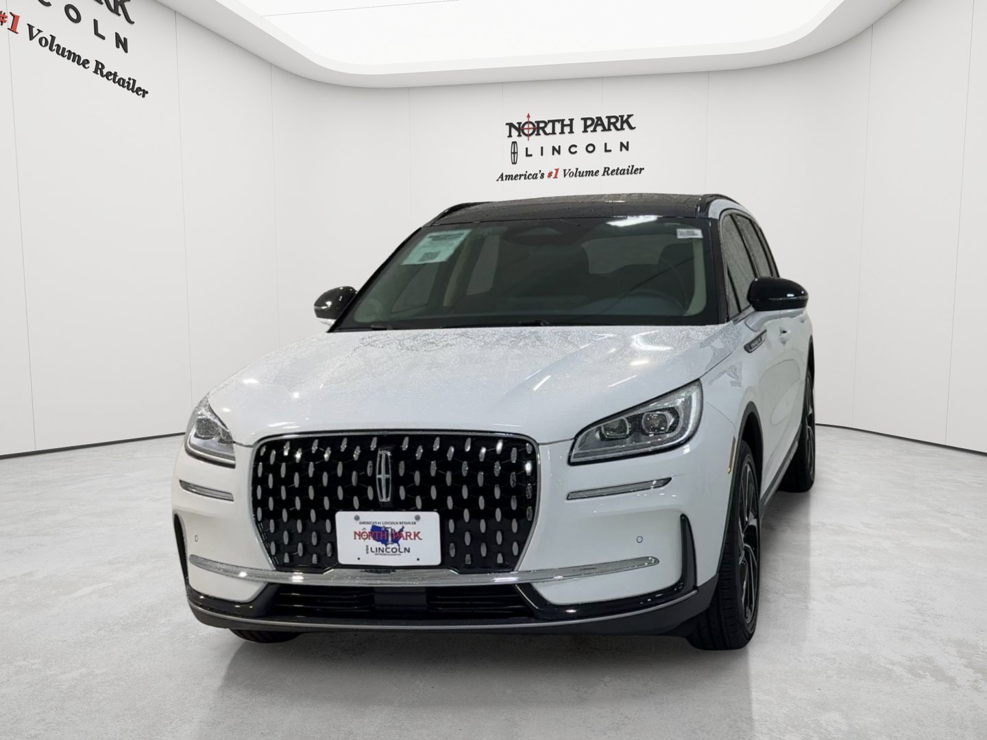 New 2026 Lincoln Corsair Reserve FWD image 4