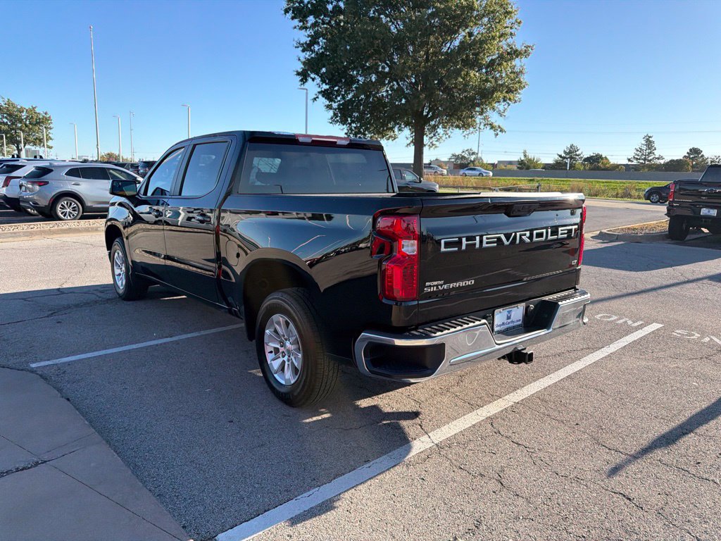 Used 2024 Chevrolet Silverado 1500 LT w/ Protection Package RWD image 4
