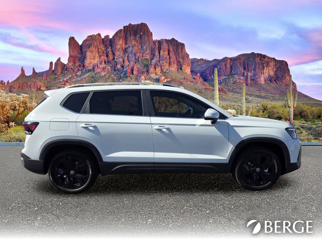 New 2026 Volkswagen Taos SE FWD image 8