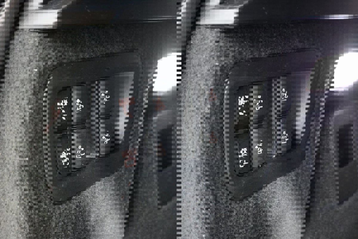 Used 2023 BMW X7 xDrive40i w/ M Sport Package image 49