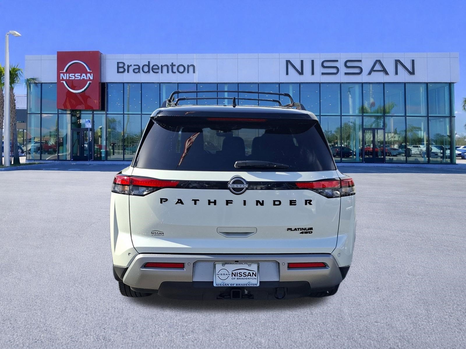 Certified 2023 Nissan Pathfinder Platinum AWD/4WD image 6