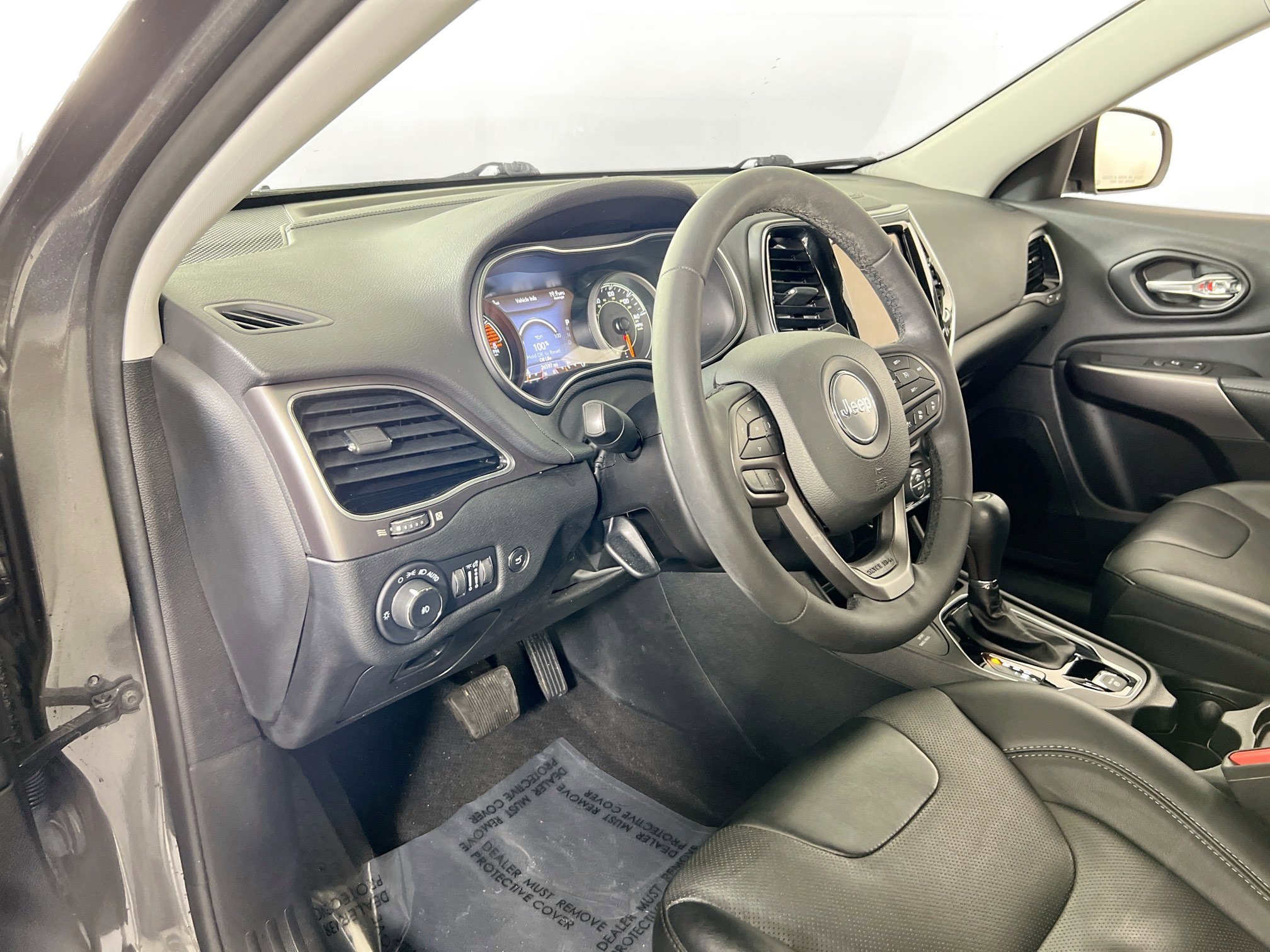 Used 2022 Jeep Cherokee Limited AWD/4WD image 9