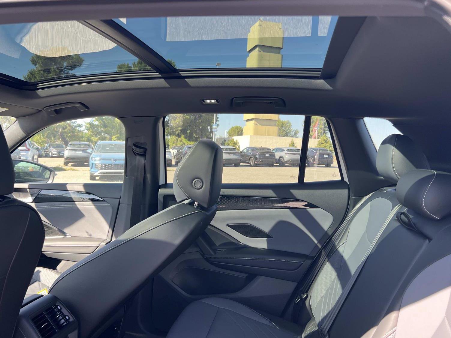 New 2026 Volkswagen Tiguan SE R-Line image 29