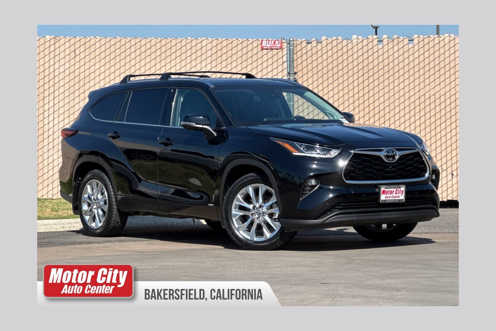 Used 2025 Toyota Highlander Limited AWD/4WD image 1