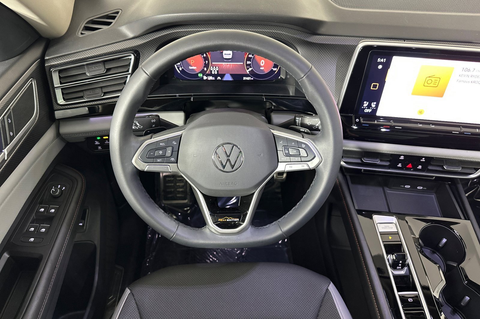 Used 2024 Volkswagen Atlas Peak Edition SE image 13