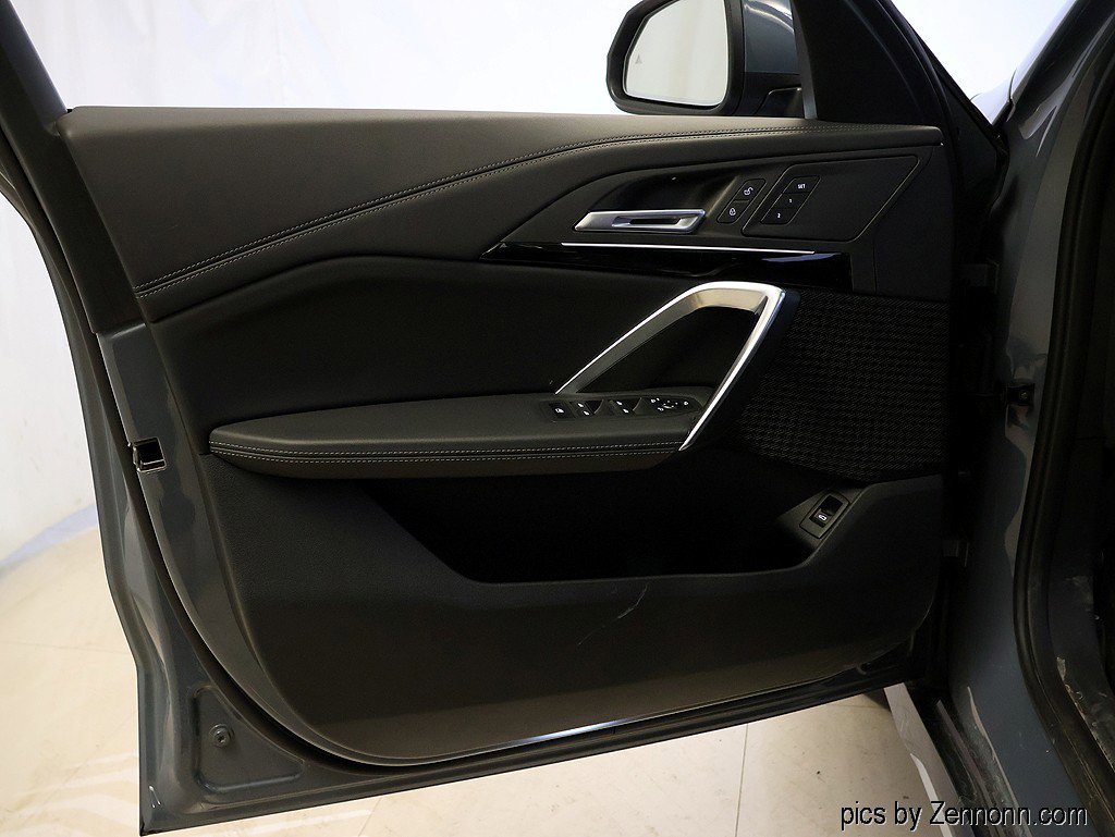 Used 2025 BMW X1 xDrive28i w/ Technology Package image 25