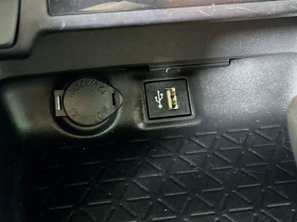 Used 2023 Toyota RAV4 LE FWD image 31