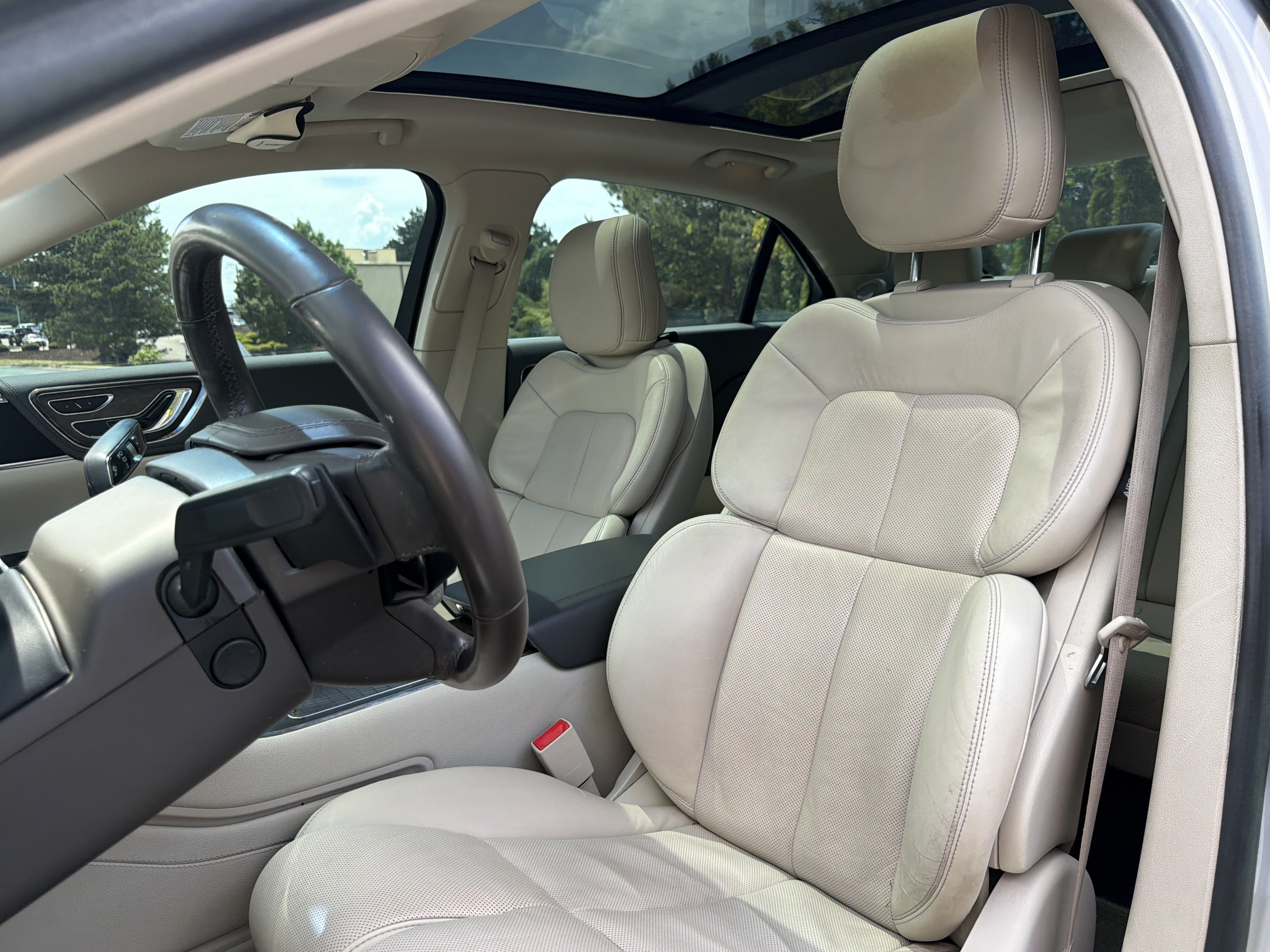 Used 2019 Lincoln Continental Select FWD image 7