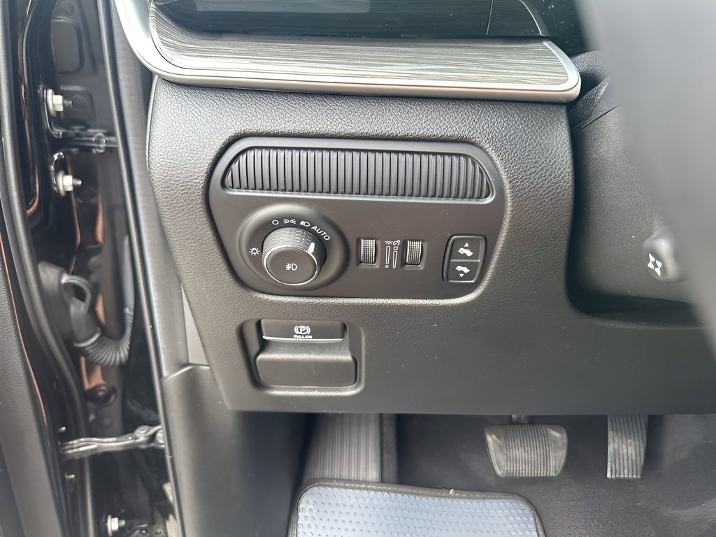 Used 2022 Jeep Wagoneer Series III w/ Premium Group I image 30