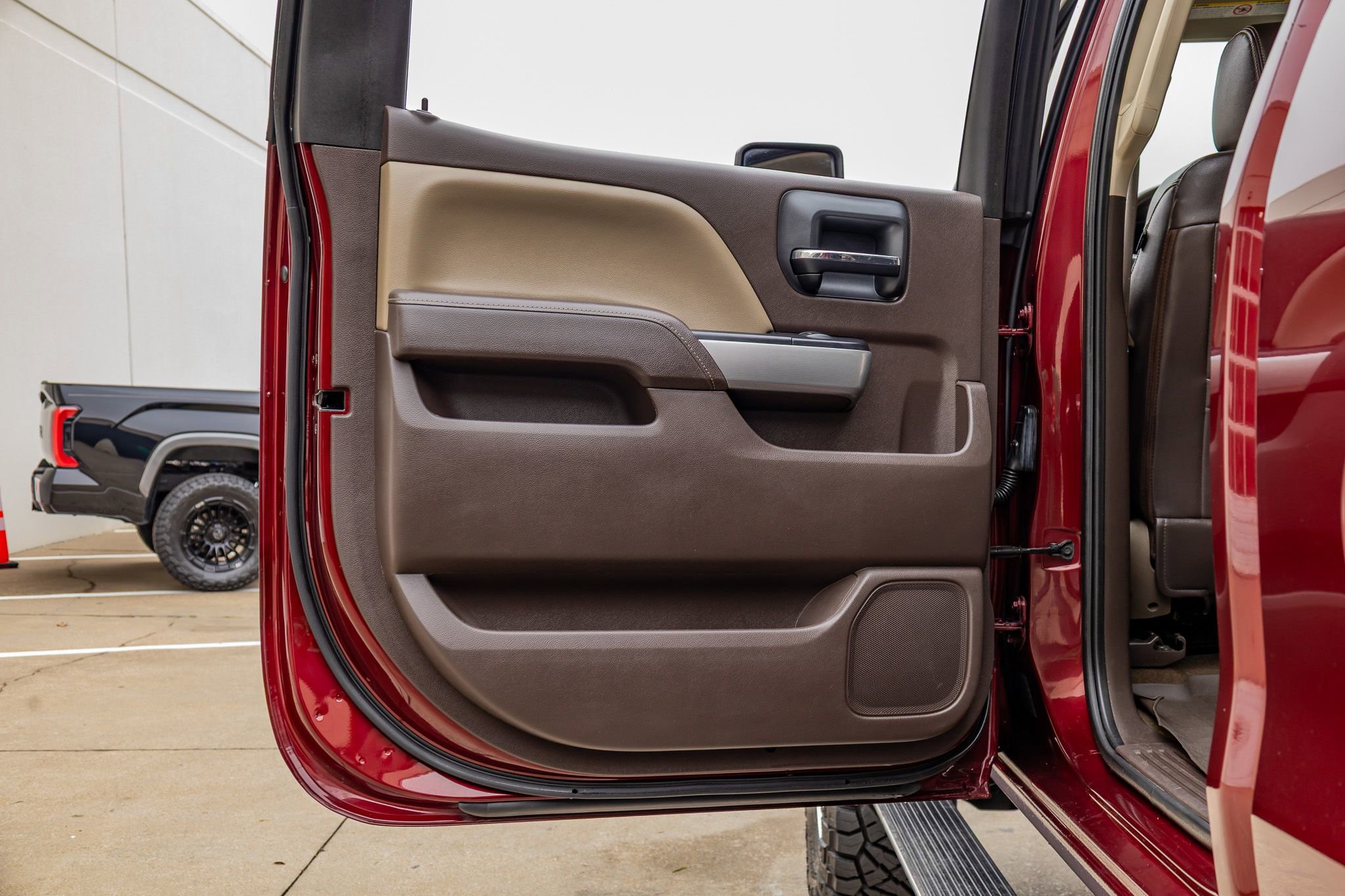 Used 2016 Chevrolet Silverado 2500 LT w/ LT Convenience Package AWD/4WD image 36