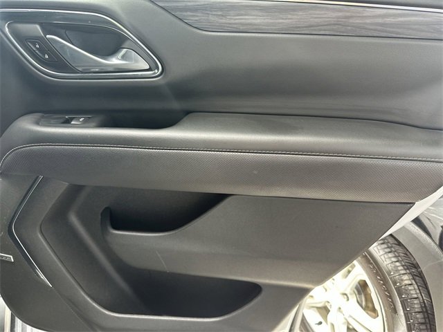 Used 2023 GMC Yukon SLT image 36