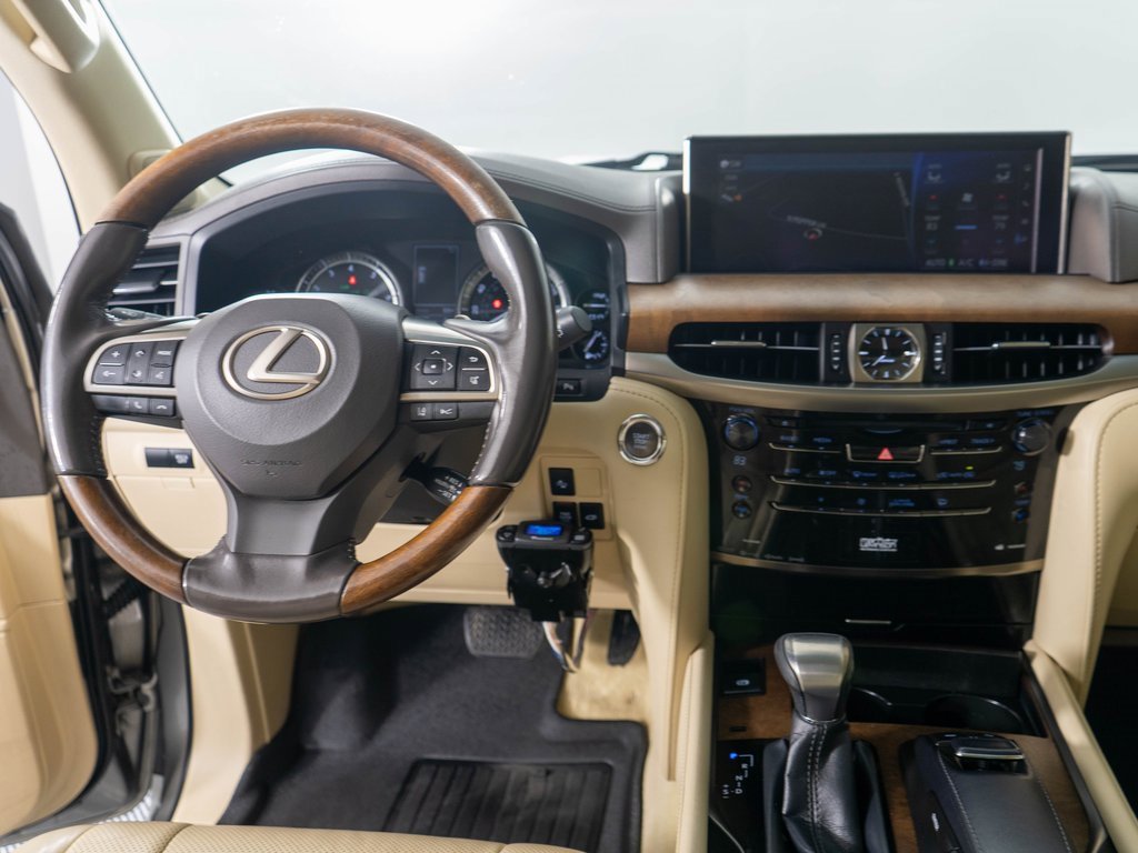 Used 2016 Lexus LX 570 4WD w/ Luxury Package image 14