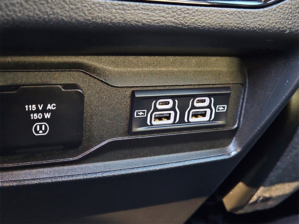 Used 2022 Jeep Grand Cherokee Overland w/ Luxury Tech Group IV image 24