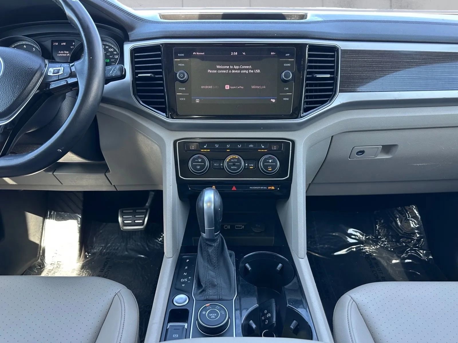 Used 2018 Volkswagen Atlas SEL w/ R-Line Package image 14