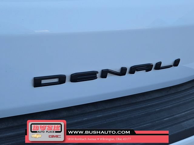Used 2024 GMC Yukon Denali w/ Advanced Technology Package AWD/4WD image 7