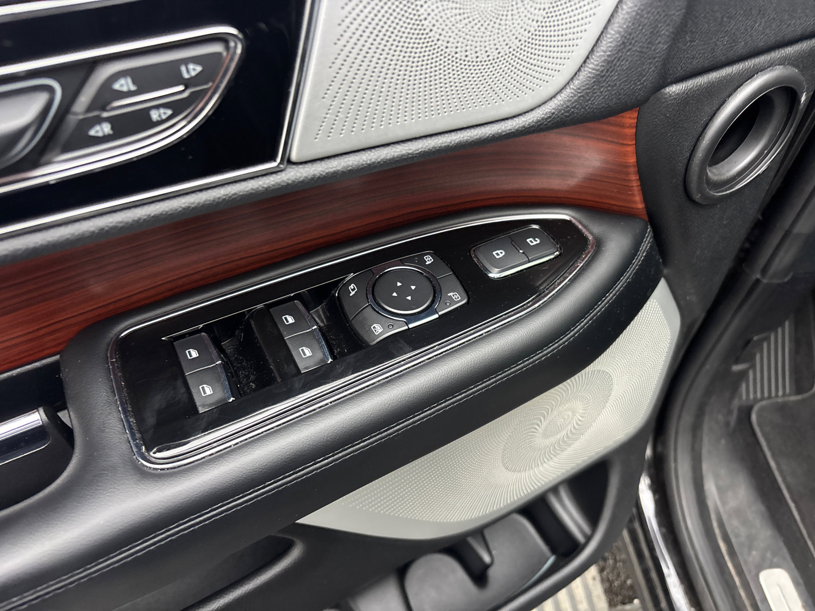 Used 2020 Lincoln Navigator Reserve w/ Equipment Group 208A Reserve image 13