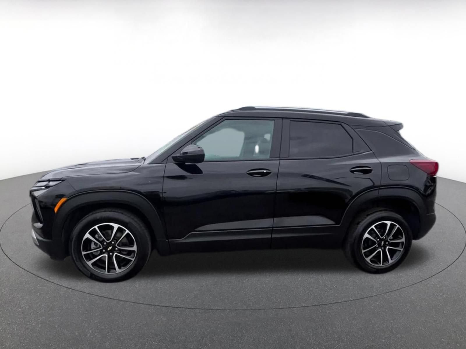 Used 2025 Chevrolet TrailBlazer LT FWD image 9