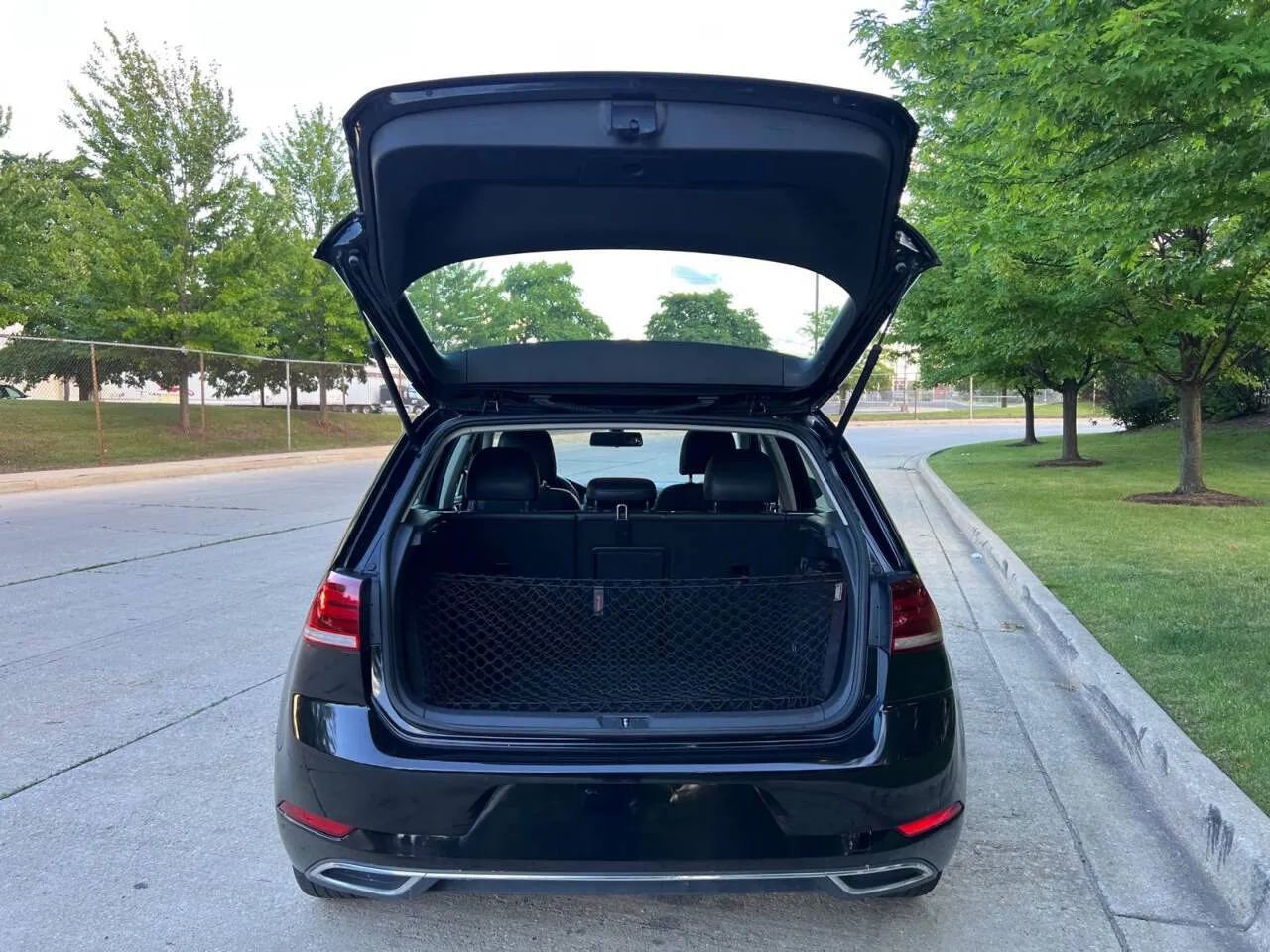 Used 2020 Volkswagen Golf 4-Door image 25