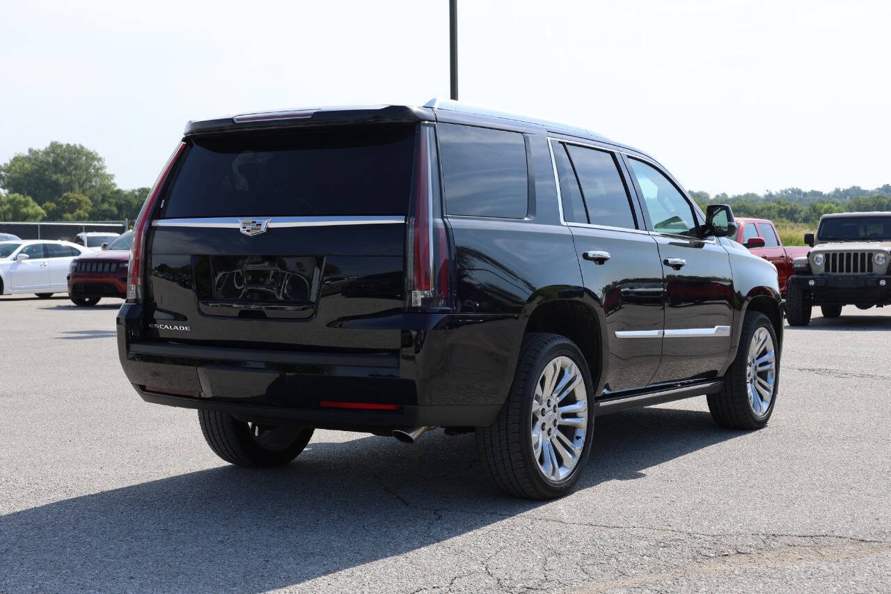 Used 2019 Cadillac Escalade Premium Luxury w/ LPO, Radiant Package AWD/4WD image 9
