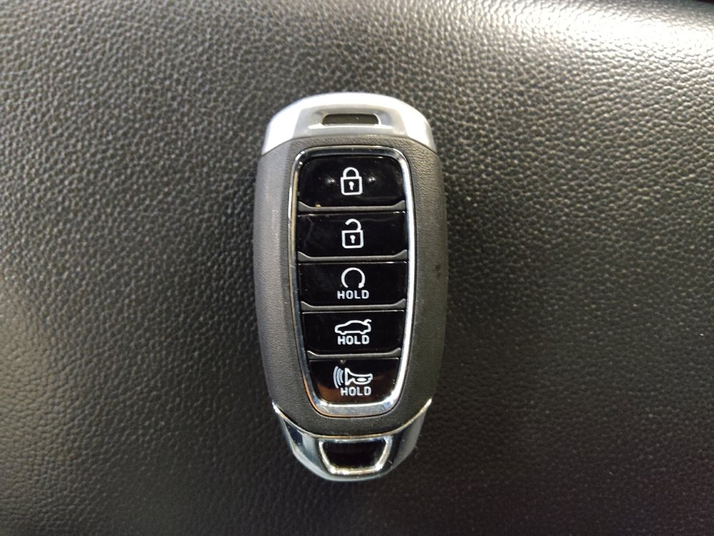 Used 2023 Hyundai Elantra SEL image 32