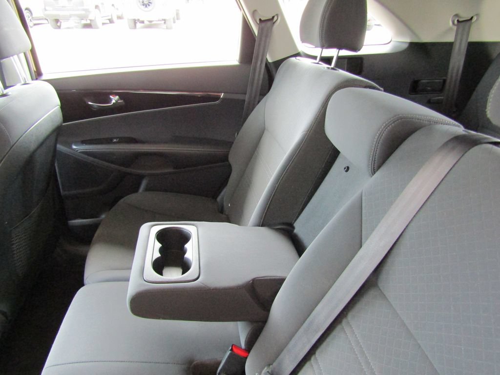 Used 2020 Kia Sorento FWD V6 image 25