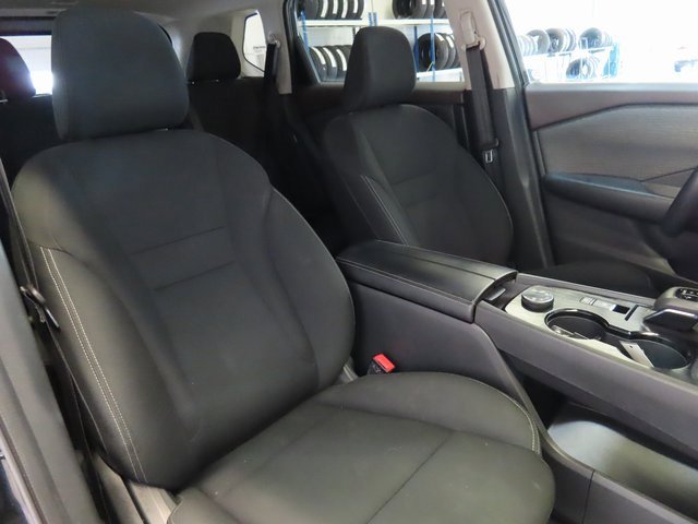 Used 2023 Nissan Rogue S image 6