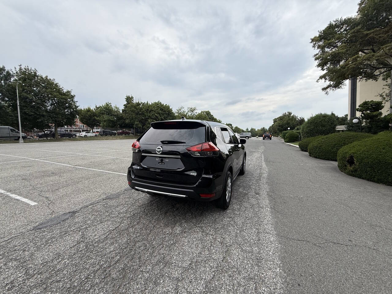 Used 2017 Nissan Rogue S image 8