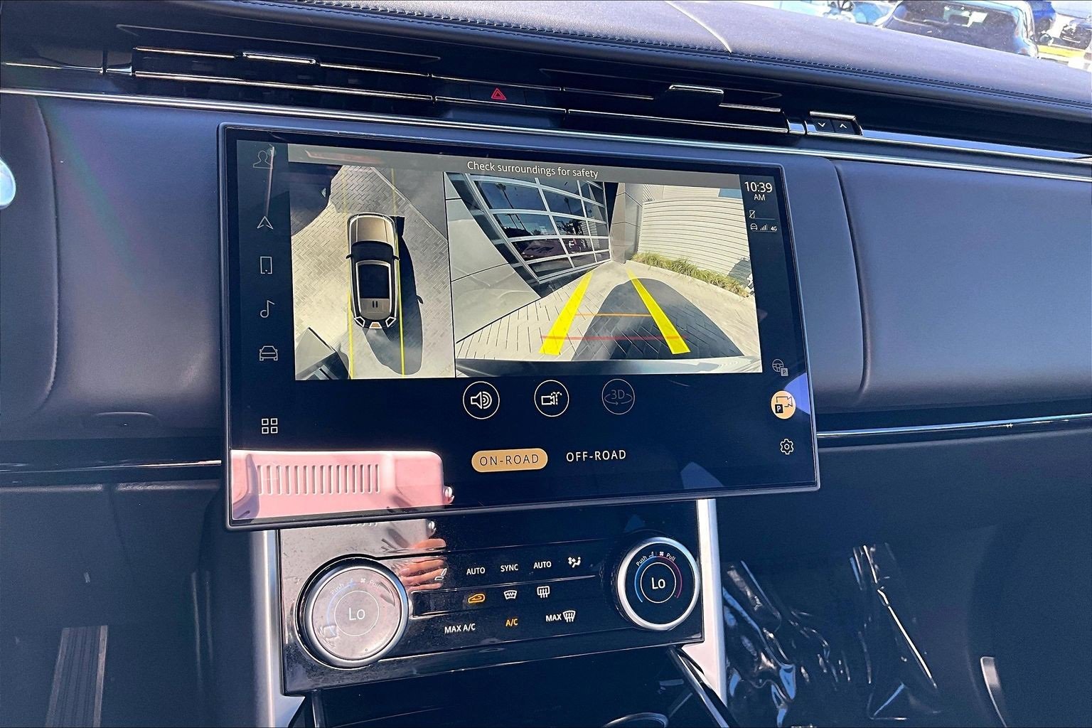 Used 2023 Land Rover Range Rover SE image 21