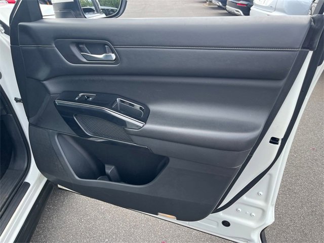 Used 2022 Nissan Pathfinder SV image 29