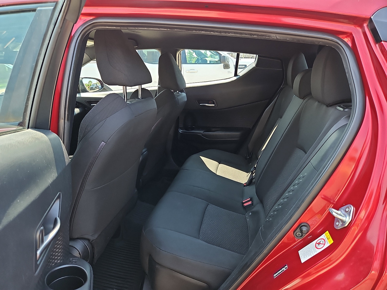 Used 2018 Toyota C-HR XLE FWD image 10