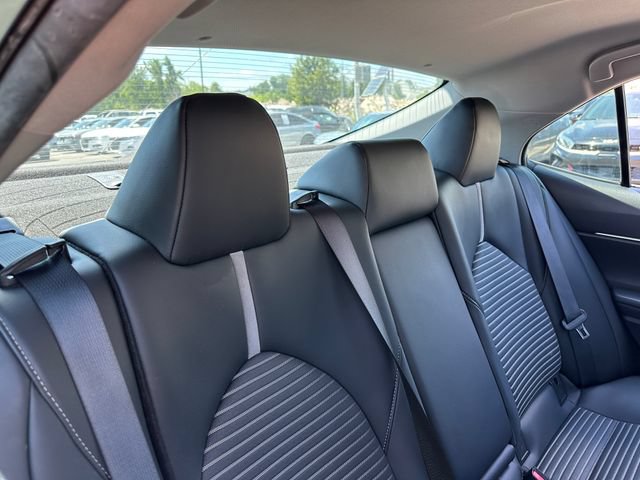 Used 2022 Toyota Camry SE FWD image 27