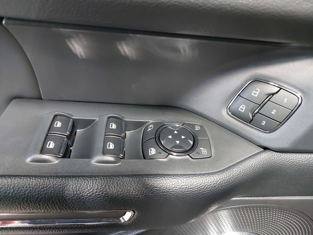 Used 2024 Ford Expedition XLT AWD/4WD image 30