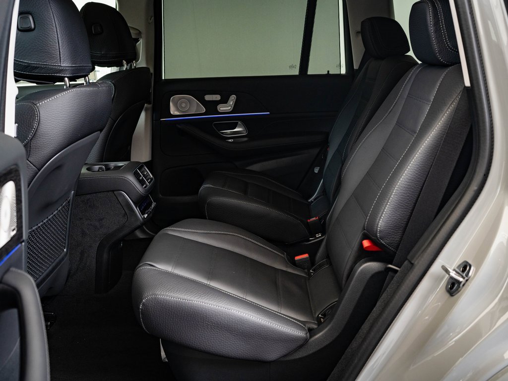 New 2026 Mercedes-Benz GLS 450 4MATIC image 32