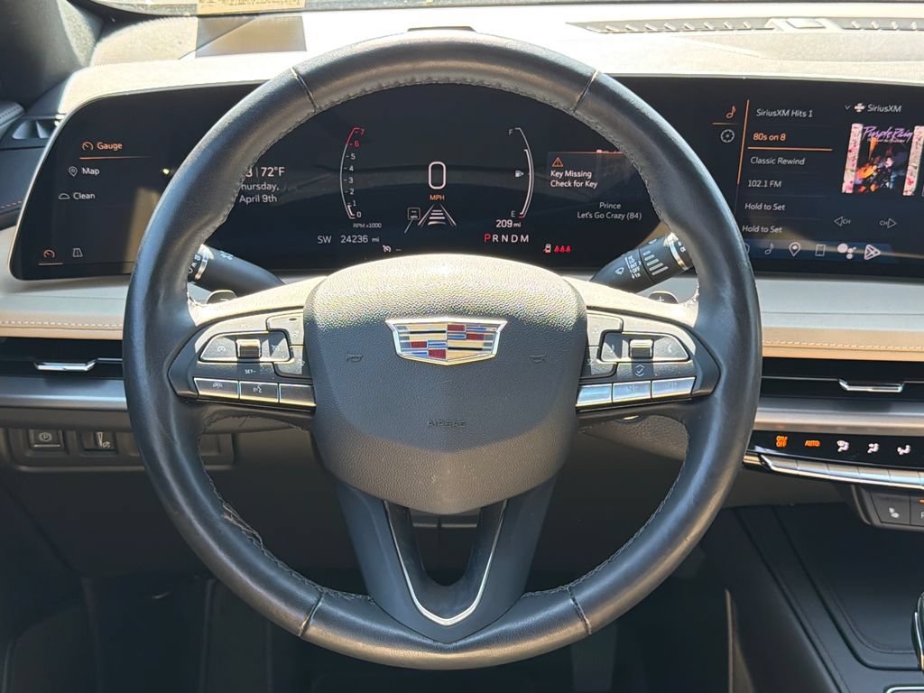 Used 2024 Cadillac XT4 Luxury w/ Cold Weather Package FWD image 24