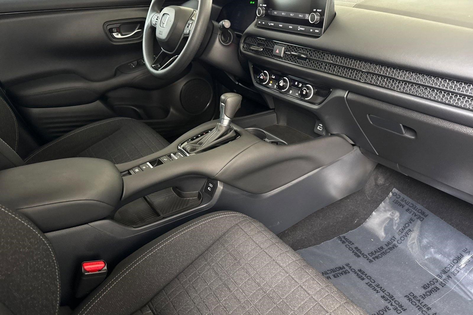Certified 2025 Honda HR-V LX image 31