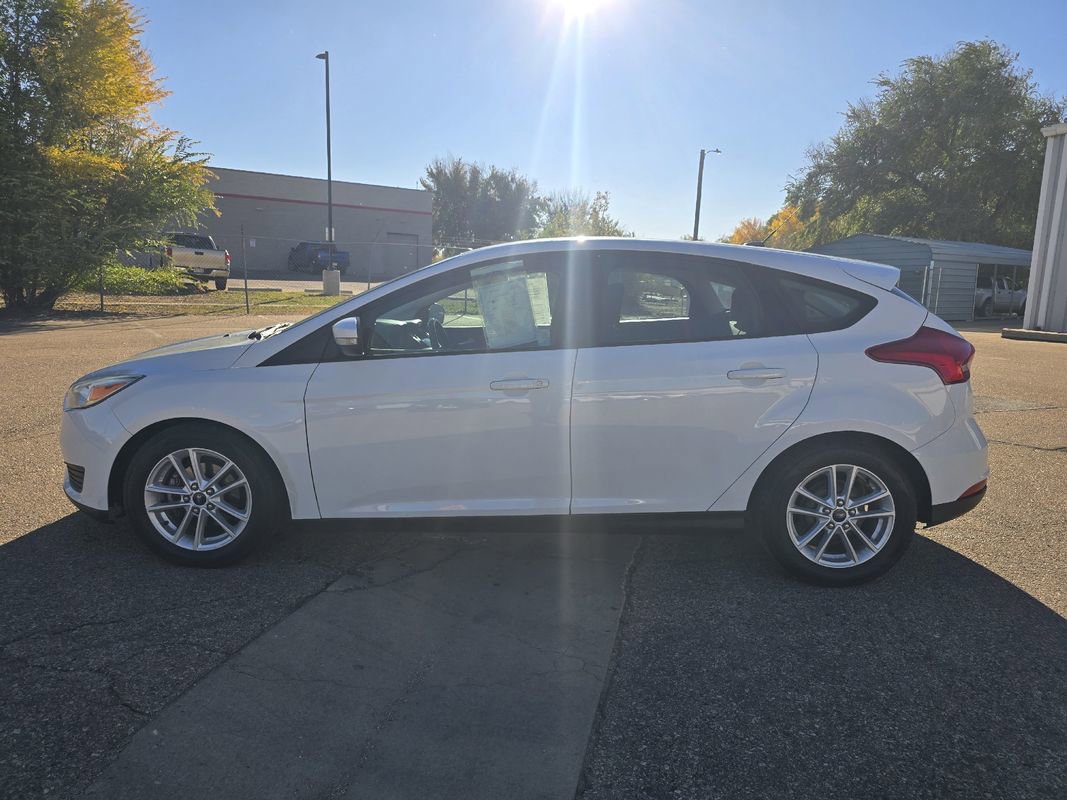 Used 2018 Ford Focus SE w/ Cold Weather Package image 9