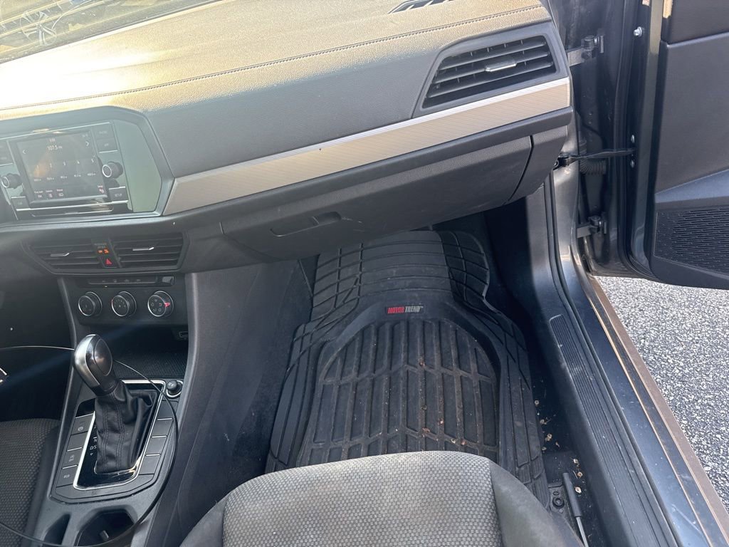 Used 2019 Volkswagen Jetta S image 17