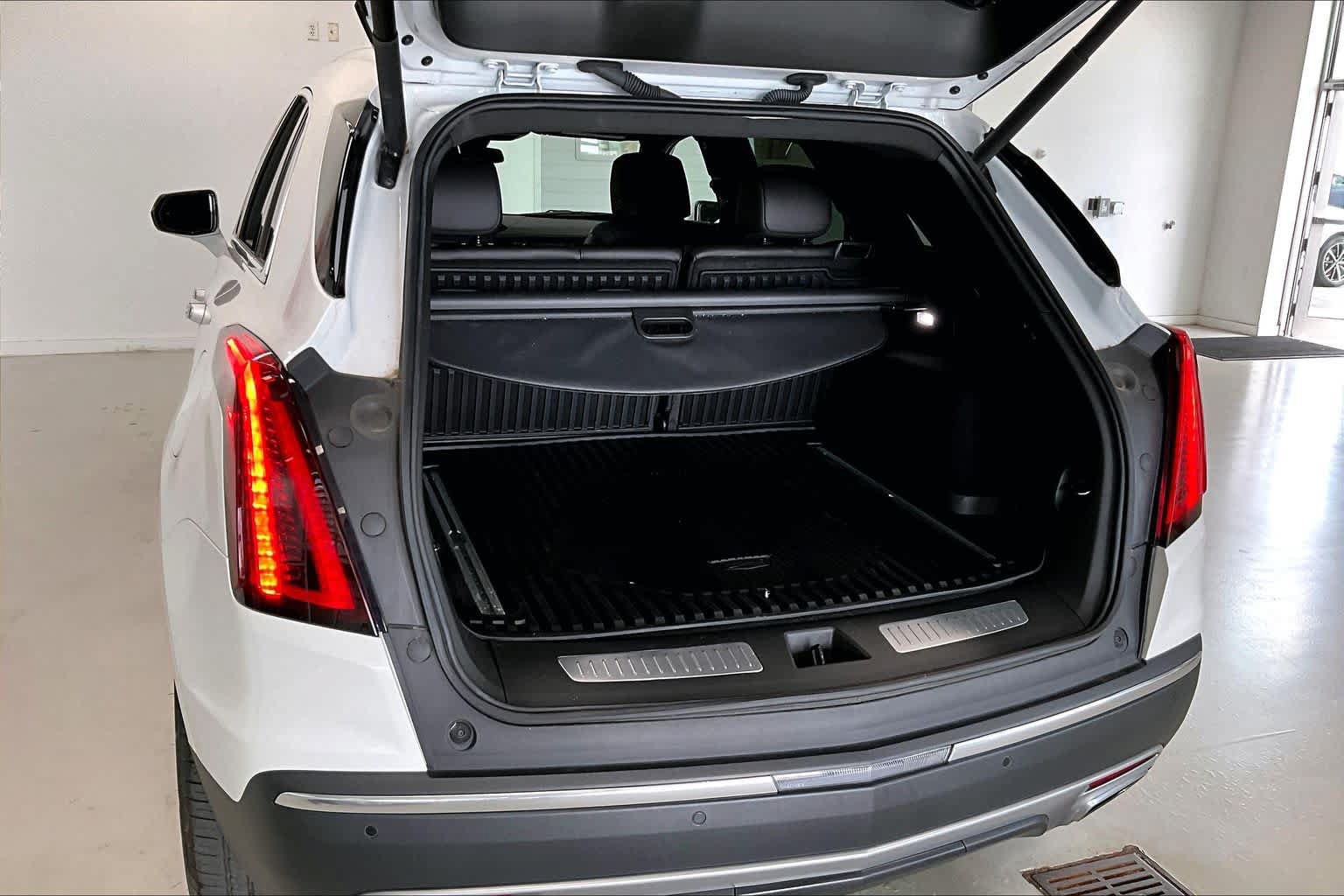 Used 2024 Cadillac XT5 Premium Luxury AWD/4WD image 17