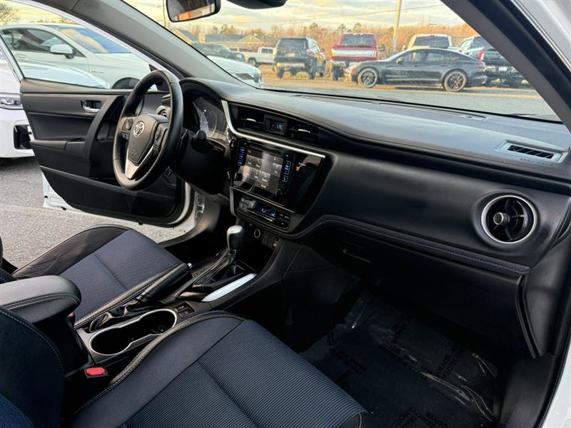 Used 2017 Toyota Corolla SE image 13